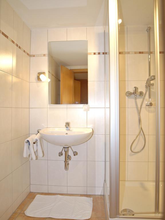 Gasthof Ramsauer Neufahrn in Niederbayern Szoba fotó