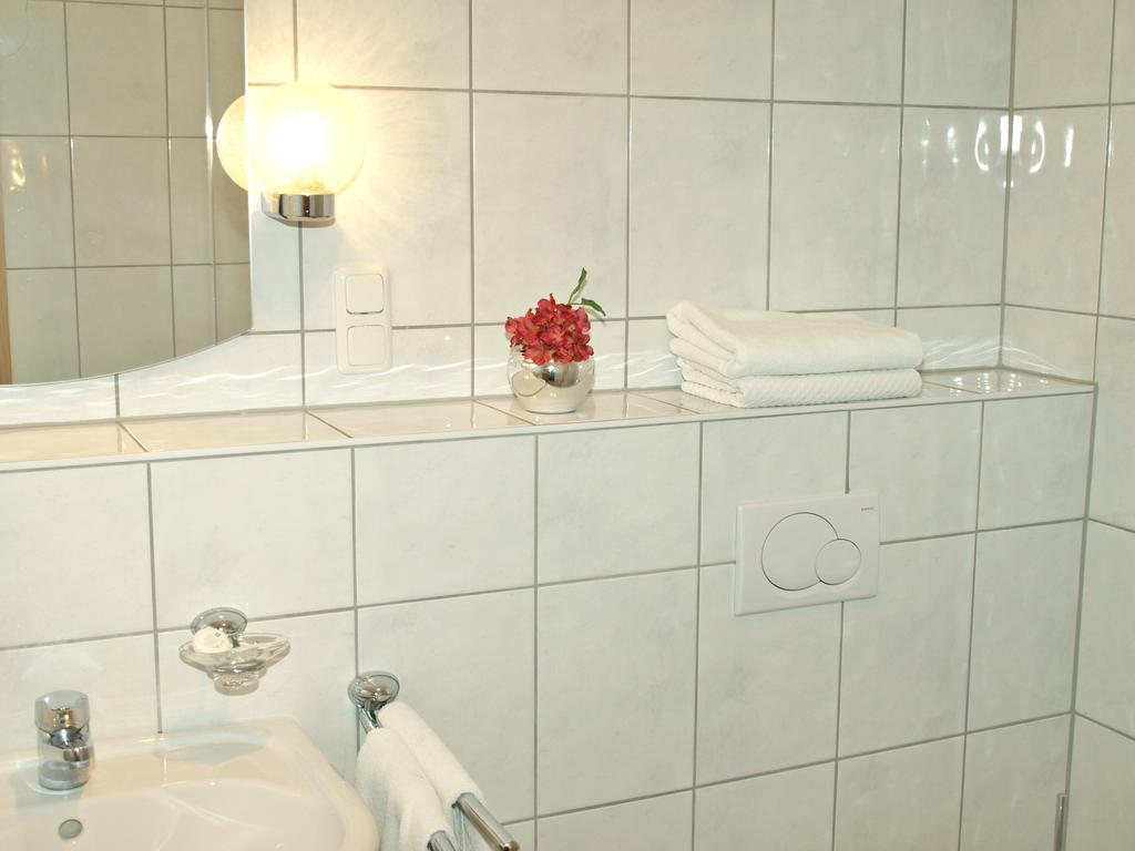 Gasthof Ramsauer Neufahrn in Niederbayern Szoba fotó